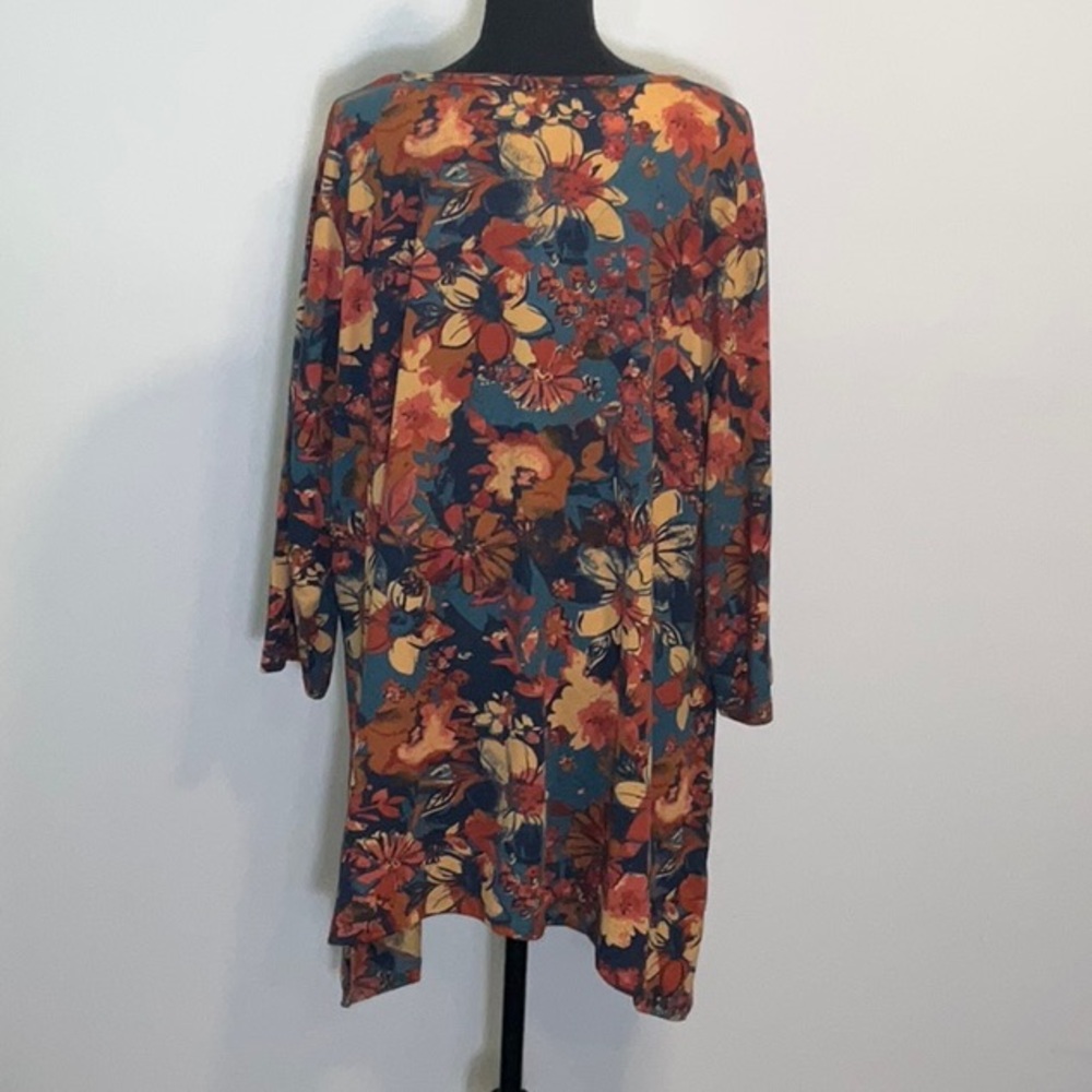 D & Co. Brushed Heavenly Jersey Floral Tunic, NWOT - Picture 6 of 11